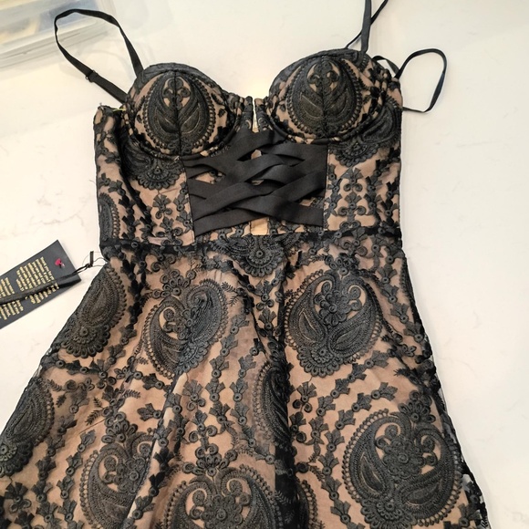 💋 Bebe 🔥 Lace Corset Dress *NEW size 2